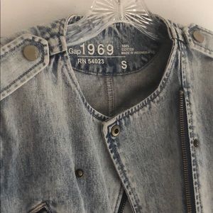 Gap stonewash crop denim jacket